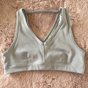 NWOT ALO Yoga Sports Bra